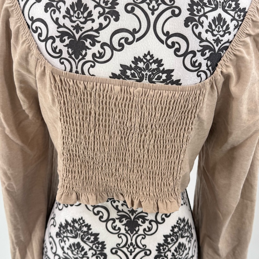 Kirious Los Angeles Beige Long Sleeve Corset Top Smocked Back Puff Sleeve - Picture 7 of 10